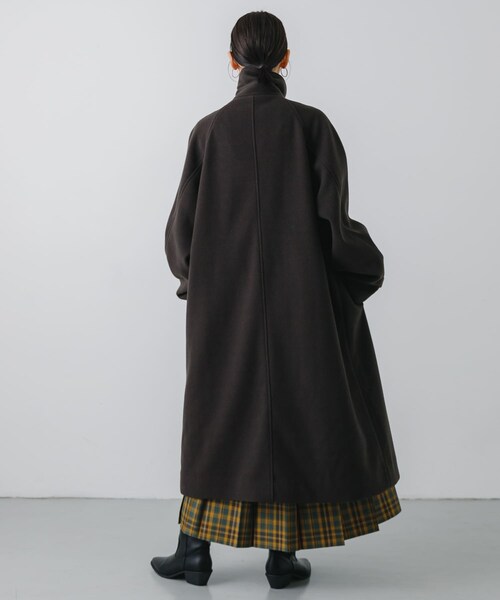 SENSE OF PLACE by URBAN RESEARCH（センスオブプレイスバイアーバンリサーチ）の「『ユニセックス』バルマカーンルーズコート（ステンカラーコート・メンズ・BLACK/D.BROWN/BLUE/BRN×BLK・M/L）」の15枚目の写真