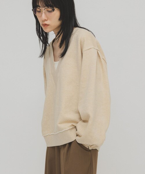 KBF（ケイビーエフ）の「2WAYルーズスウェット（Tシャツ/カットソー・レディース・BEIGE/LATTE/CHARCOAL・One）」の16枚目の写真