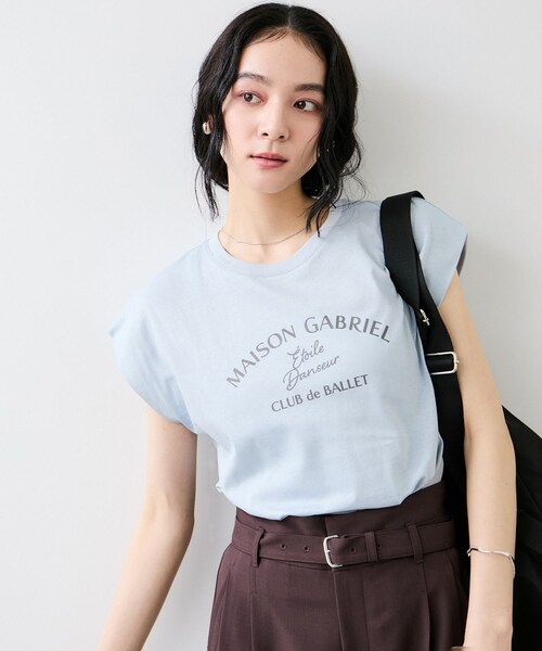 VIS（ビス）の「フォト＆ロゴプリントフレンチスリーブTシャツ/接触冷感（Tシャツ/カットソー・レディース・チャコール/ホワイト/サックス・F）」の3枚目の写真