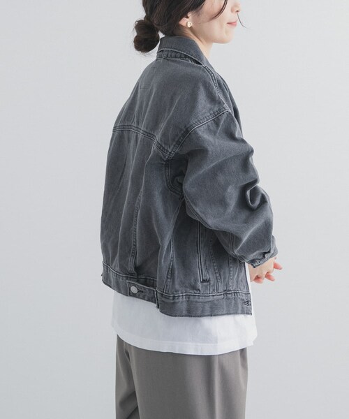 URBAN RESEARCH DOORS（アーバンリサーチドアーズ）の「LEVI’S　90S トラッカー（デニムジャケット・レディース・ライトブルー/ブラック・S）」の4枚目の写真