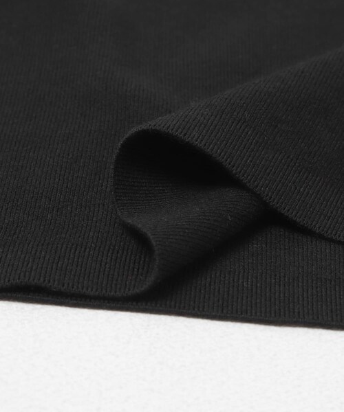 URBAN RESEARCH(アーバンリサーチ)の「Extreme Cashmere COLLO(ニット/セーター・レディース・BONE/RAVEN・-)」の10枚目の写真