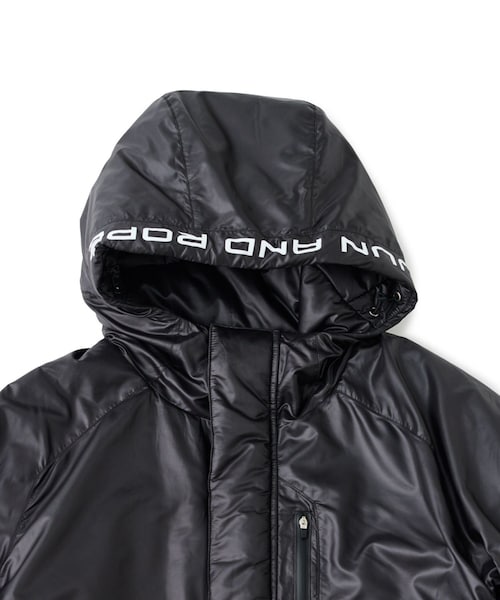 ROPE'（ロペ）の「【J'aDoRe限定】ロゴ入り中綿ベンチコート/撥水・ユニセックス（その他アウター・レディース・ブラック・M）」の6枚目の写真