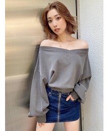 GYDA | GYDA embroidery ピグメントオフショル スウェットトップス(スウェット)