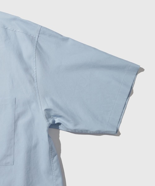 ADAM ET ROPE'(アダムエロペ)の「【AURALEE/オーラリー】WASHED FINX TWILL BIG HALF SLEEVED SHIRT(シャツ/ブラウス・メンズ・ホワイト/キナリ/カーキ/ブルー系・3/4)」の12枚目の写真