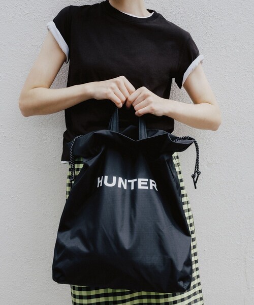 ADAM ET ROPE'(アダムエロペ)の「【HUNTER for ADAM ET ROPE'】別注 TRAVEL MULTI FUNCTION TOTE(トートバッグ・レディース・シルバー・F)」の4枚目の写真