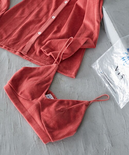 VIS（ビス）の「【Miller】VIS別注モデルベロアルームブラ【洗える】（キャミソール・レディース・ライトグレー/オフホワイト/レッド系・F）」の4枚目の写真