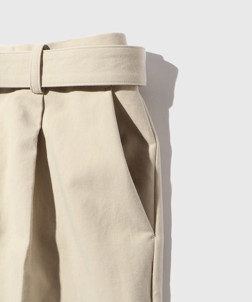 ADAM ET ROPE'（アダムエロペ）の「コットンダブルクロス　ベルテッドスラックス（スラックス・メンズ・ブラック/ベージュ・L/M）」の7枚目の写真