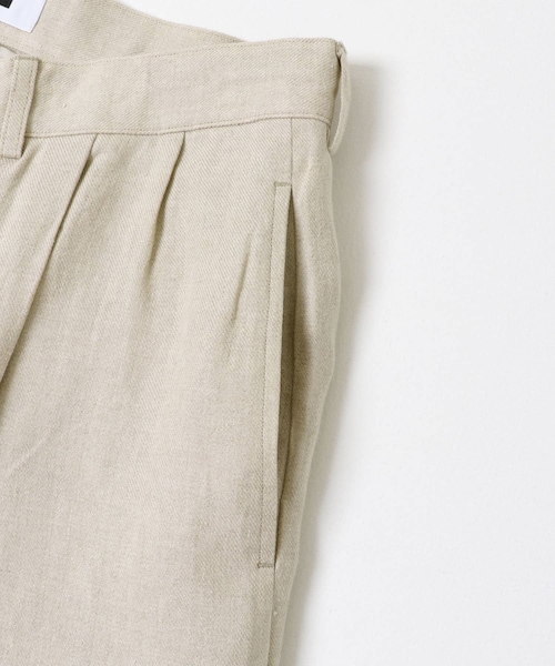 URBAN RESEARCH（アーバンリサーチ）の「REVERBERATE　TACKED TROUSERS（その他パンツ・メンズ・ECRU/BLACK・1）」の10枚目の写真