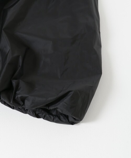 URBAN RESEARCH（アーバンリサーチ）の「AMOMENTO　NYLON VOLUME MINI DRESS（ワンピース・レディース・BLACK/PURPLE・0）」の6枚目の写真