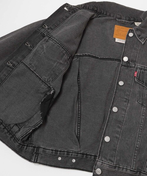URBAN RESEARCH DOORS（アーバンリサーチドアーズ）の「LEVI’S　90S トラッカー（デニムジャケット・レディース・ライトブルー/ブラック・S）」の10枚目の写真