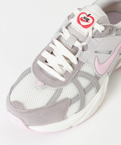 URBAN RESEARCH（アーバンリサーチ）の「NIKE　V2K RUN CN（スニーカー・レディース・SAIL/PINK・23.5/24/24.5）」の11枚目の写真