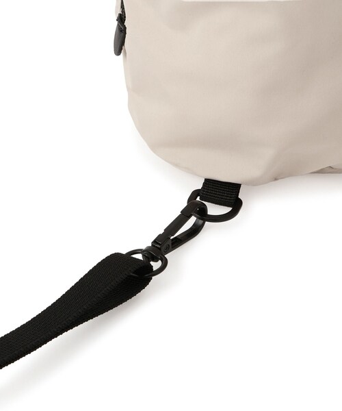 ADAM ET ROPE'（アダムエロペ）の「【WEB限定】2WAYナップサック / 撥水（バックパック/リュック・レディース・ブラック/ベージュ系・F）」の20枚目の写真