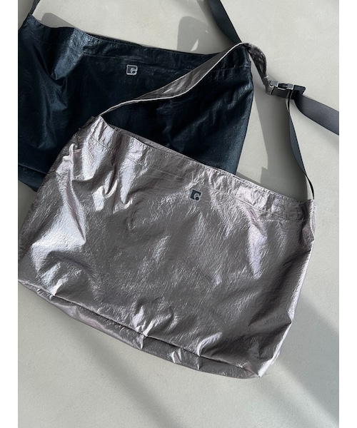 EMODA（エモダ）の「ベルトメタルトートバッグ（トートバッグ・レディース・グレー/ブラック/カーキ・F）」の3枚目の写真