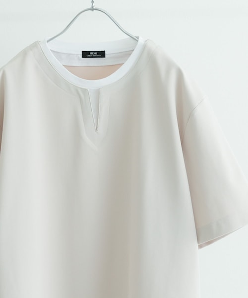 ITEMS URBANRESEARCH(アイテムズ アーバンリサーチ)の「『イージーケア/吸水速乾』高機能ワッフル フェイクレイヤーキーネックTシャツ(Tシャツ/カットソー・メンズ・CHA/BEG/KHK/BLU・M/L)」の2枚目の写真