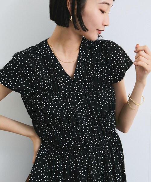 VIS（ビス）の「シャーリングデザインワンピース【WEB限定サイズ】（ワンピース・レディース・ブラック系/ダークブラウン系/ブルー系・F/PF）」の17枚目の写真