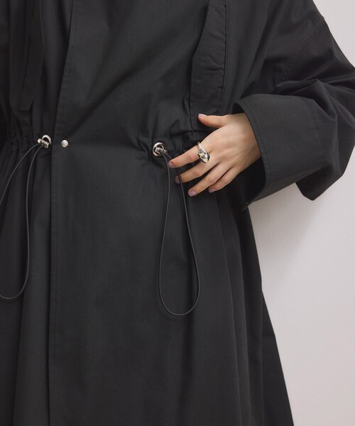 ADAM ET ROPE'(アダムエロペ)の「【WEB限定】・【サステナブル】スタンドカラーロングモッズコート(モッズコート・レディース・ブラック/オフホワイト/ブラウン系・F)」の19枚目の写真