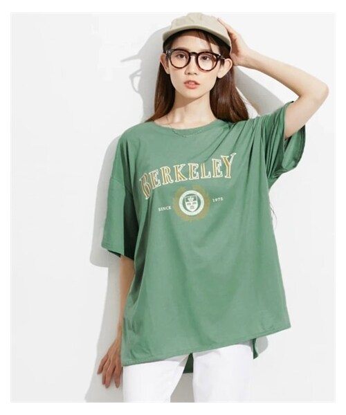 nissen（ニッセン）の「＜大きいサイズ＞５分袖ビッグシルエットプリントチュニックＴシャツ（吸汗速乾）（薄手素材）（Tシャツ/カットソー・レディース・ブルー(スニーカー)/ライトグリーン(カレッジ)/ダスティピンク(リス)/オートミール(フォト)/黒(ネコ)/黒(アメカジ)/オートミール(パンダ)/ブルーグリーン(オーシャン)/グレー(ナンバーロゴ)/ネイビー(フレンチロゴ)/パープル(ネコ)/エメラルド(オーシャン)/オフホワイト(レモン)/くすみピンク(フロントロゴ)/ベージュ(スクエアロゴ)/黒(ハート)/ライトグレー(パンダ)/ライトブルー(アイスクリーム)/ネイビー(手描き風アート)/チャコール(フロントロゴ)・L~LL/3L~4L/5L~6L/8L/10L）」の22枚目の写真