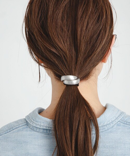 URBAN RESEARCH Sonny Label（アーバンリサーチサニーレーベル）の「メタルモチーフヘアゴム（ヘアゴム・レディース・シルバー/ゴールド・one）」の4枚目の写真
