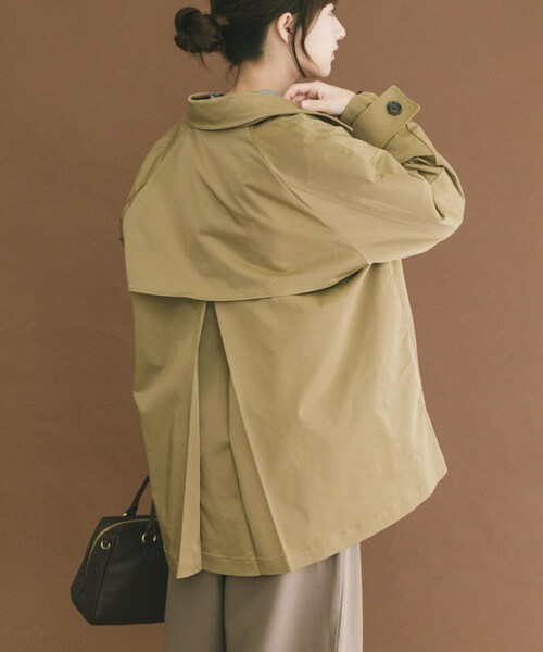 ITEMS URBANRESEARCH（アイテムズ アーバンリサーチ）の「ミドルトレンチコート（ステンカラーコート・レディース・BEG/NVY・FREE）」の4枚目の写真