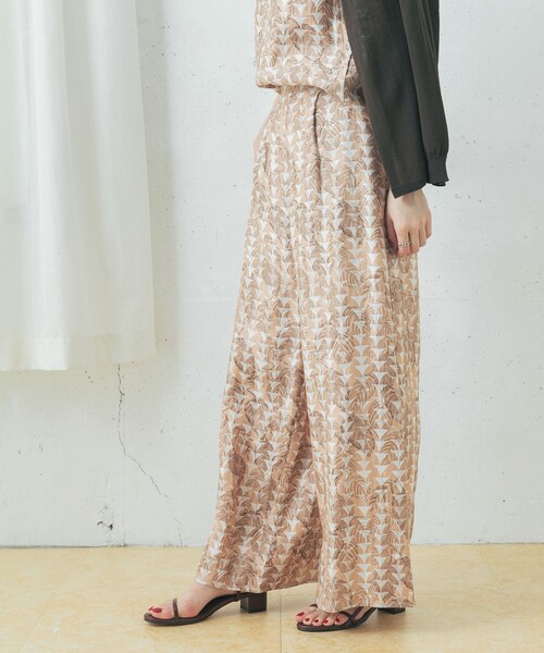 URBAN RESEARCH ROSSO（アーバンリサーチロッソ）の「リーフプリントワイドパンツ（その他パンツ・レディース・P/BEIGE/BEIGE・36/38）」の5枚目の写真