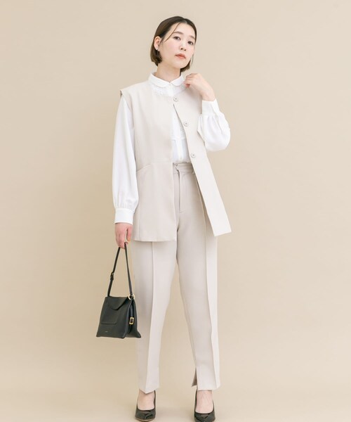 URBAN RESEARCH ROSSO(アーバンリサーチロッソ)の「『WEB/一部店舗限定』『SHORT/TALLサイズあり』ペプラムジレ+テーパードパンツ(セットアップ・レディース・ECRU/NAVY/BLACK・Short/36/38/TALL)」の20枚目の写真