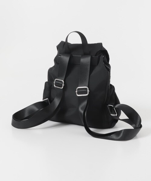 SENSE OF PLACE by URBAN RESEARCH（センスオブプレイスバイアーバンリサーチ）の「撥水マルチポケットナイロンリュック（バックパック/リュック・レディース・BLACK/BEIGE・One）」の2枚目の写真