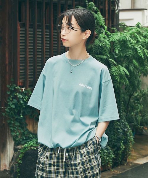 URBAN RESEARCH（アーバンリサーチ）の「551蓬莱×UR　ドロストショートスリーブTシャツ（Tシャツ/カットソー・レディース・OFF/CHARCOAL/ICE BLUE・S/M/L/XL）」の3枚目の写真