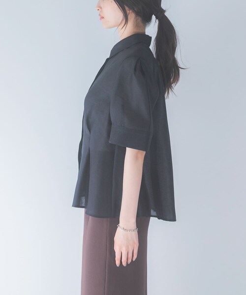 URBAN RESEARCH ROSSO（アーバンリサーチロッソ）の「シアーオーガンジーフォルムシャツ（シャツ/ブラウス・レディース・BLACK/OFF WHITE・Free）」の16枚目の写真