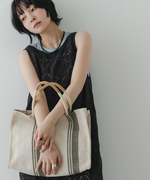 RODE SKO（ロデスコ）の「ストライプ編み込みトートバッグ（トートバッグ・レディース・OFF WHITE/NAVY・One）」の5枚目の写真
