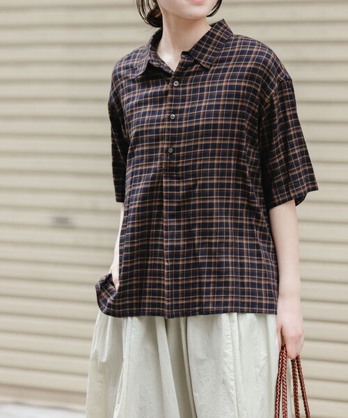 URBAN RESEARCH DOORS（アーバンリサーチドアーズ）の「FORK&SPOON　コットンレーヨンチェックシャツ（シャツ/ブラウス・レディース・OFFｘBLK/CCLｘBRN・1）」の3枚目の写真