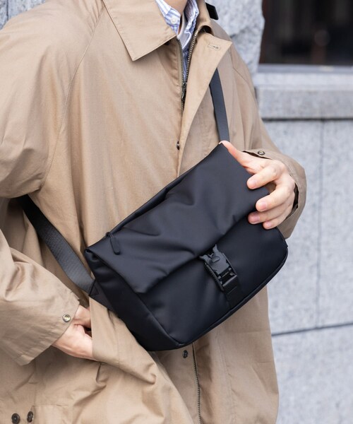 RODE SKO（ロデスコ）の「撥水フィドロックショルダーバッグ S（ショルダーバッグ・メンズ・BLACK/KHAKI・S）」の13枚目の写真