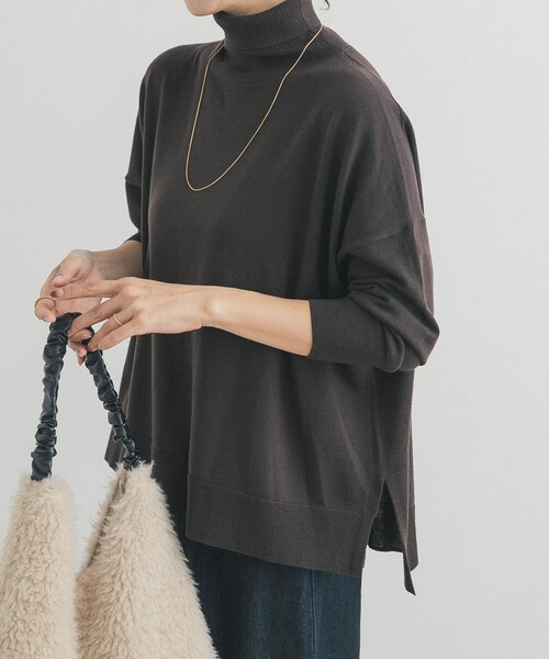 URBAN RESEARCH DOORS（アーバンリサーチドアーズ）の「ウォッシャブルウールタートルネックワイドプルオーバー（ニット/セーター・レディース・杢MOCHA/RED/GREEN/BROWN・M）」の11枚目の写真