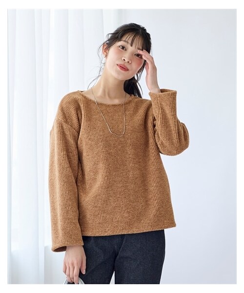 nissen（ニッセン）の「大きいサイズ もこもこfutoazeクルーネックプルオーバー（Tシャツ/カットソー・レディース・オフホワイト/カーキ/キャメル/杢チャコール・L~LL相当/3L~4L相当/5L~6L相当/8L相当/10L相当）」の6枚目の写真