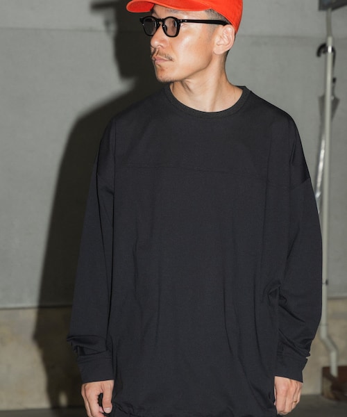 URBAN RESEARCH(アーバンリサーチ)の「Wide Dad BREEZY TECH LONG-SLEEVE T-SHIRTS(Tシャツ/カットソー・メンズ・D.NAVY/BLACK/CHARCOAL・1/2)」の1枚目の写真