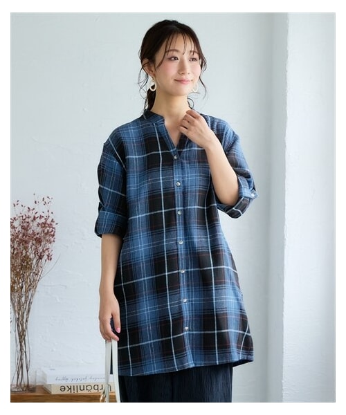 nissen（ニッセン）の「＜大きいサイズ＞さらっと羽織れるチェック柄スキッパーシャツチュニック（チュニック・レディース・赤系チェック/グリーン系チェック/ブルー系チェック/グレー系チェック・L/LL/3L/4L/5L/6L/8L/10L）」の3枚目の写真