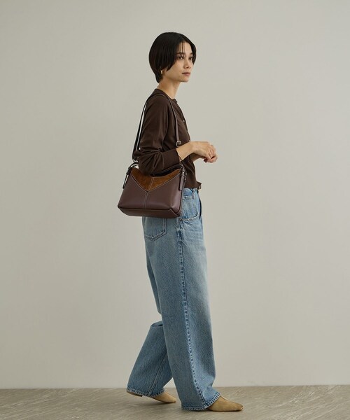 ADAM ET ROPE'（アダムエロペ）の「【AULENTTI（オーレンティ）】ショルダーバッグ（ボストンバッグ・レディース・ブラウン・F）」の7枚目の写真