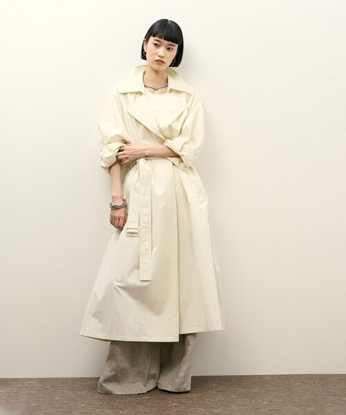 ADAM ET ROPE'（アダムエロペ）の「リラックスライトトレンチコート（トレンチコート・レディース・オフホワイト/ベージュ・36/38）」の19枚目の写真