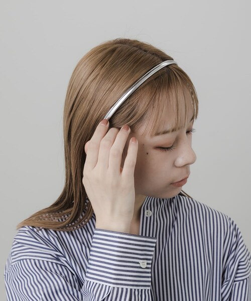 SMELLY（スメリー）の「スリムフェイクレザーカチューシャ（カチューシャ・レディース・BLK/SLV・-）」の11枚目の写真