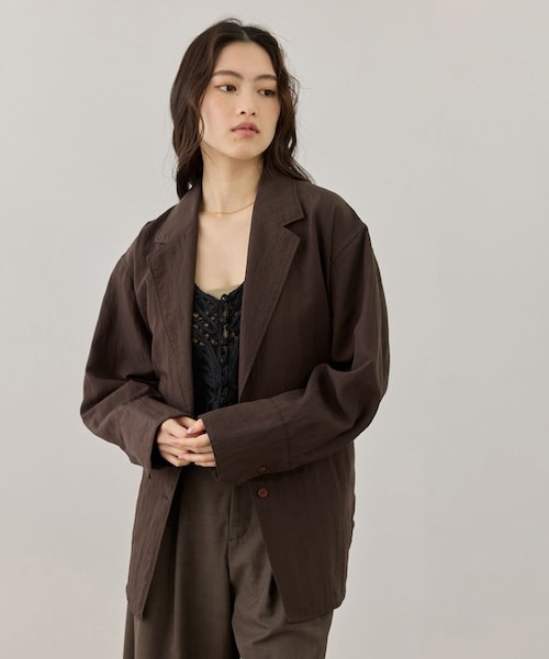 ADAM ET ROPE'（アダムエロペ）の「【一部WEB限定カラー】シャツジャケット（テーラードジャケット・レディース・ブラック/オフホワイト/ダークブラウン・36/38）」の22枚目の写真