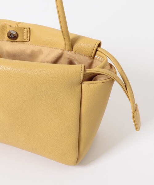 URBAN RESEARCH DOORS（アーバンリサーチドアーズ）の「2way巾着ショルダー（ショルダーバッグ・レディース・BLACK/L.GREIGE/YELLOW/AUBURN・-）」の20枚目の写真