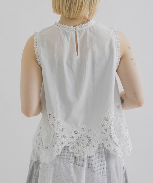 THE GOODLAND MARKET（ザグッドランドマーケット）の「FANAKA　レースノースリーブプルオーバー（シャツ/ブラウス・レディース・WHITE/BLACK・Free）」の7枚目の写真