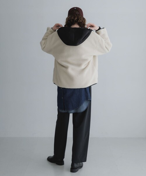 URBAN RESEARCH Sonny Label（アーバンリサーチサニーレーベル）の「リバーシブルボア撥水ショートコート（その他アウター・レディース・アイボリー/ブラック/チャコール・Free）」の11枚目の写真