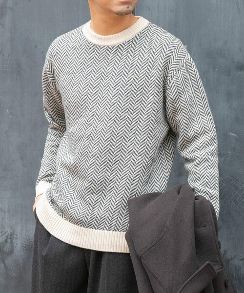 URBAN RESEARCH ROSSO（アーバンリサーチロッソ）の「『XLサイズあり』ヘリンボーン柄クルーネックニット（ニット/セーター・メンズ・IVORY/BLACK/GREIGE/NAVY/GRAY・S/M/L/XL）」の22枚目の写真