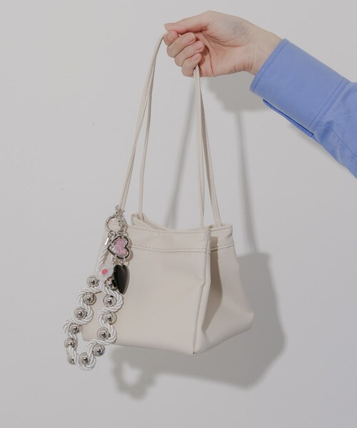 SMELLY（スメリー）の「スクエアミニバッグ（ハンドバッグ・レディース・BLK/IVO・-）」の7枚目の写真