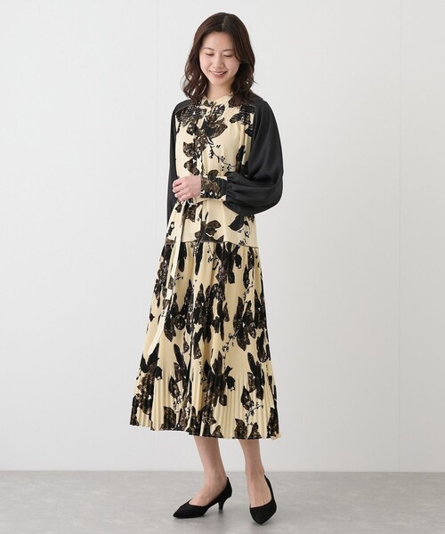 Jayro（ジャイロ）の「プリーツアソートワンピース（ワンピース・レディース・ブラック/キナリ・M）」の6枚目の写真