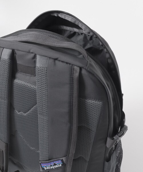 URBAN RESEARCH DOORS（アーバンリサーチドアーズ）の「patagonia　REFUGIO DAY PACK 26L（バックパック/リュック・メンズ・WSTO/SMDB/BLK/BLSG/KALB・One）」の19枚目の写真