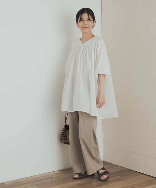 URBAN RESEARCH DOORS(アーバンリサーチドアーズ)の「コットンボイルVネックチュニック(チュニック・レディース・OFF/BLACK・M)」の10枚目の写真