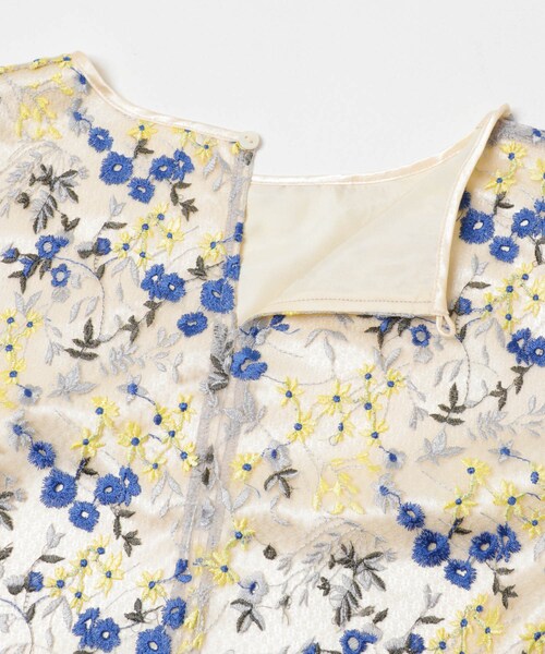 URBAN RESEARCH ROSSO（アーバンリサーチロッソ）の「フラワー刺繍セミシアーブラウス（シャツ/ブラウス・レディース・BLUE×YEL・Free）」の16枚目の写真
