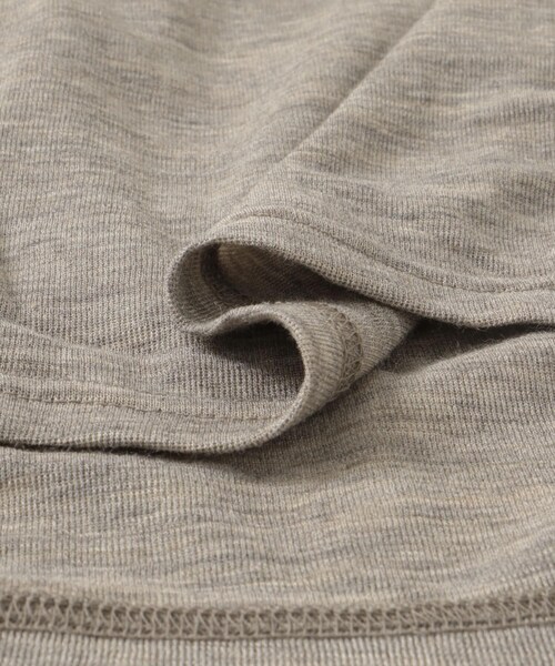 URBAN RESEARCH DOORS(アーバンリサーチドアーズ)の「tiit tokyo tack&twist tops(ニット/セーター・レディース・gray/beige・38)」の9枚目の写真