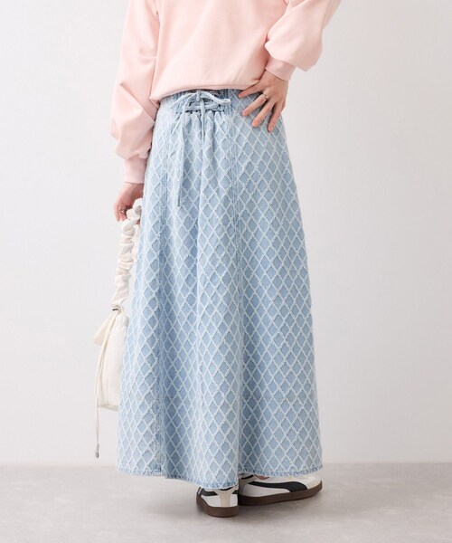 VIS（ビス）の「バックレースアップフレアデニムスカート/イージーケア（デニムスカート・レディース・ブルー/ブルー系・M/S）」の21枚目の写真